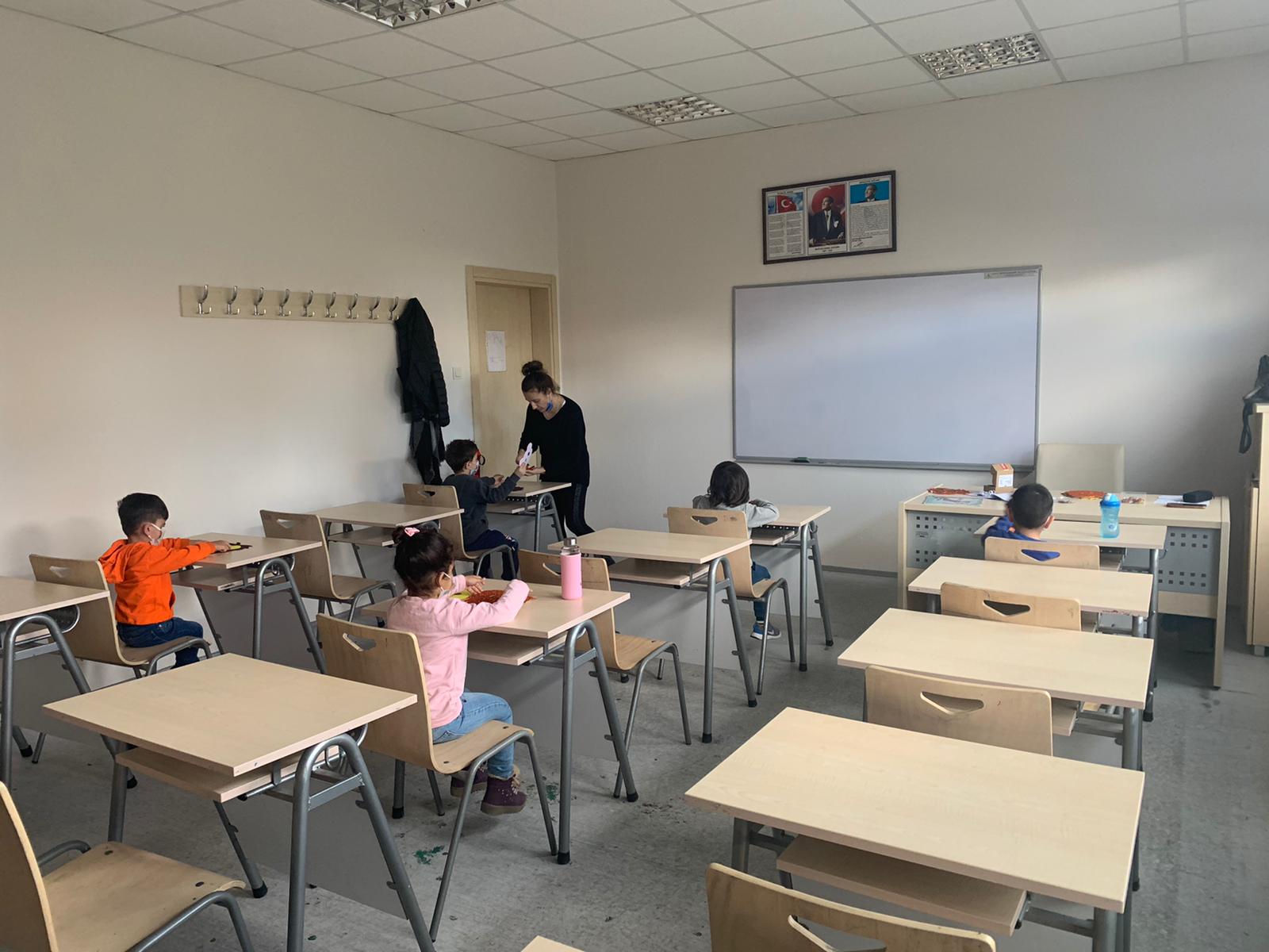 İzmir Büyükşehir Belediyesi depremzedelere desteğini sürdürüyor