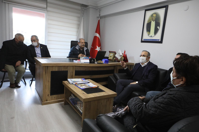 AK Parti İzmir İl Başkanı Kerem Ali Sürekli; “Bizim duvarla işimiz olmaz! Biriz, diriyiz…”