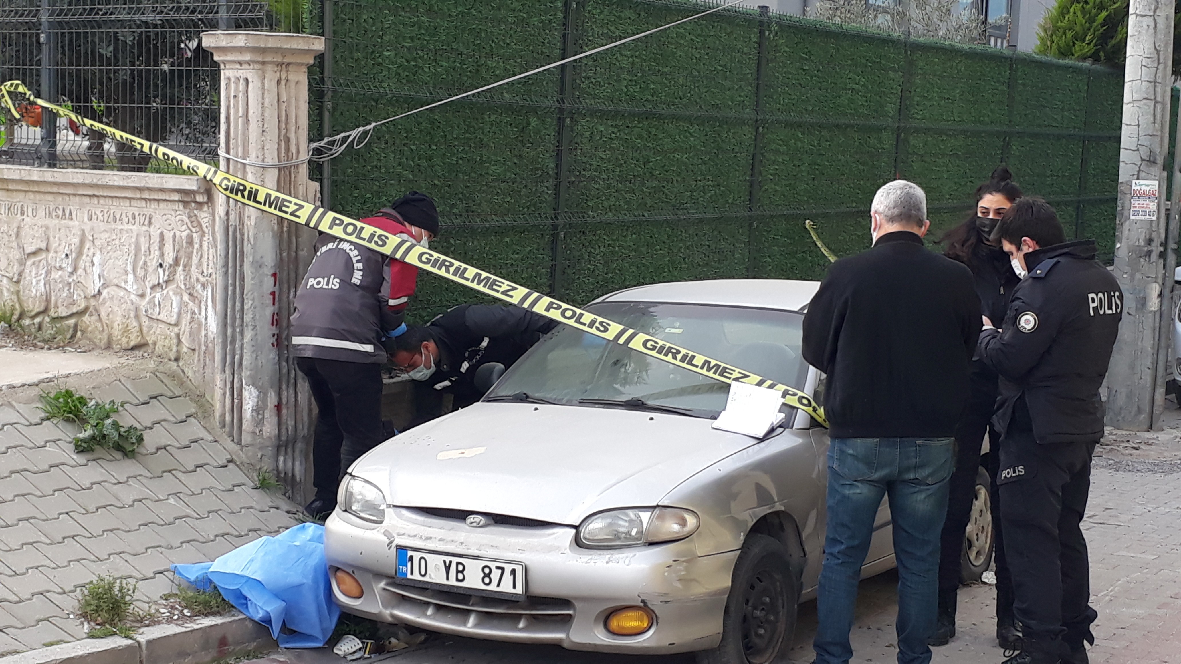 İzmir'de kaldırımda bir kişinin cansız bedeni bulundu