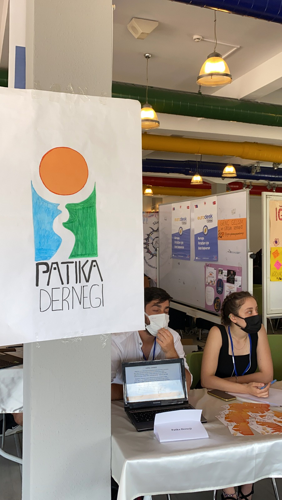 Gençler bir araya geldi, haklarını konuştu