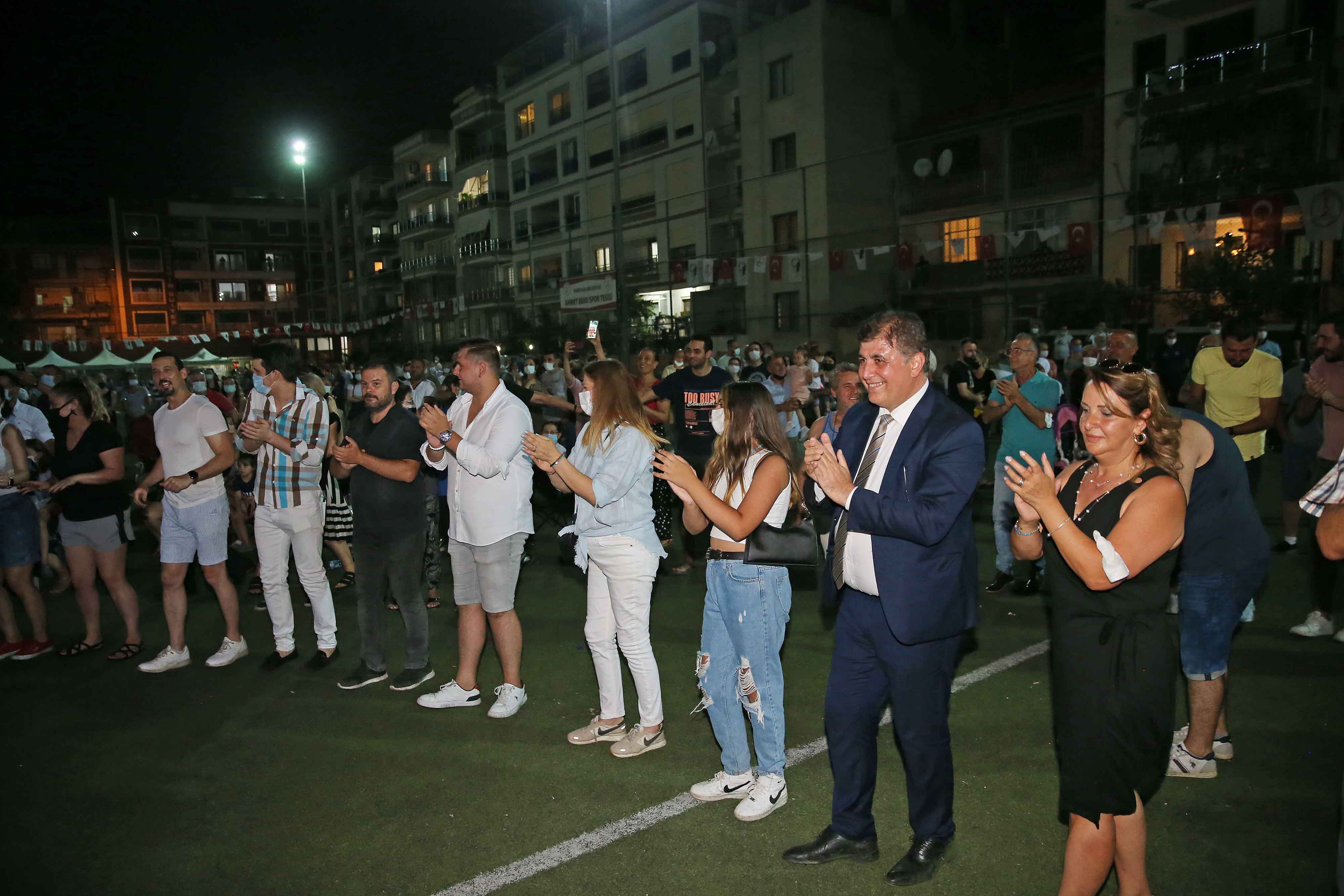 Karşıyaka’nın mahallelerinde şenlik var