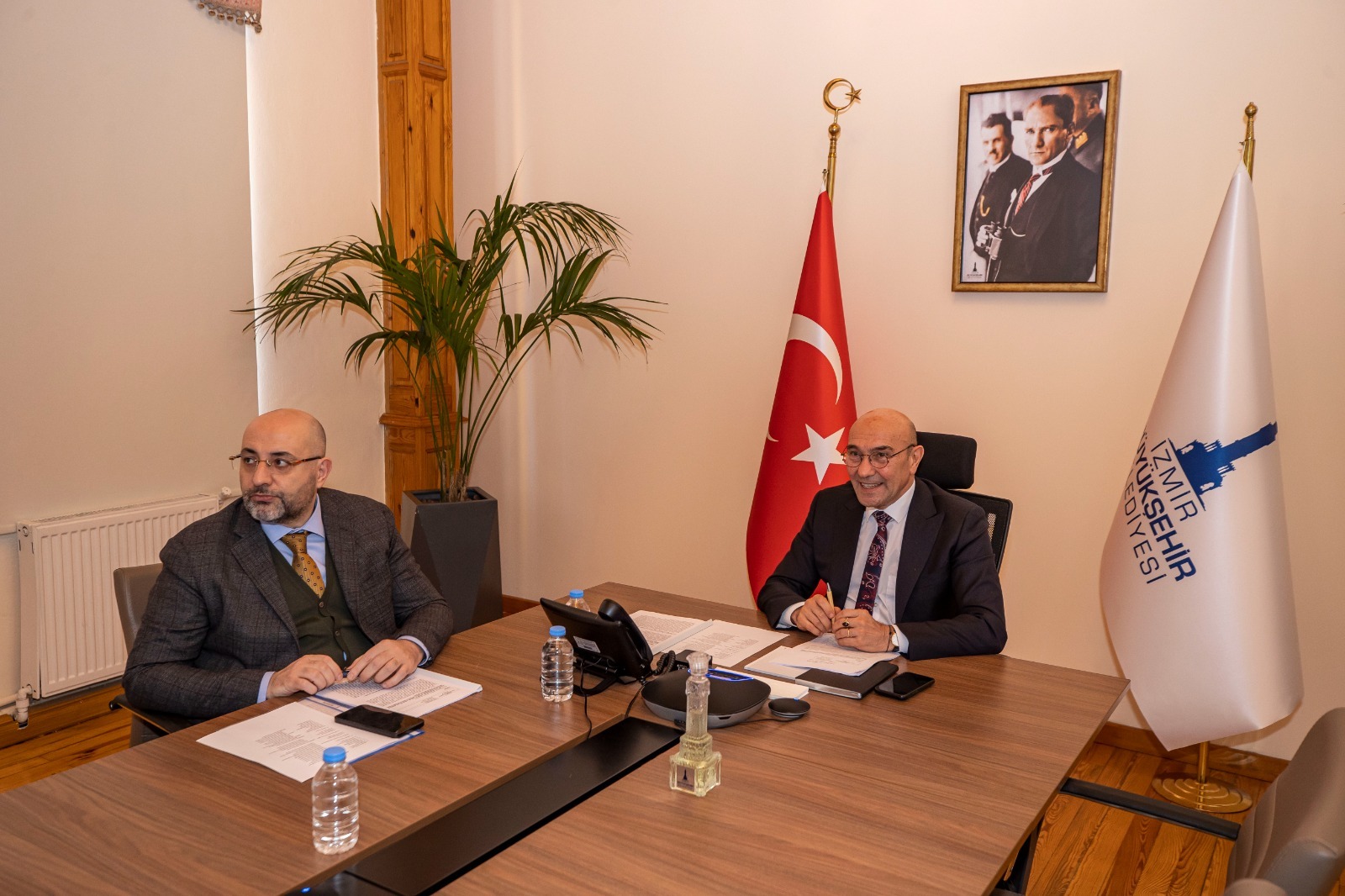 İzmir’de ekonomik krize rağmen yatırımlar durmuyor