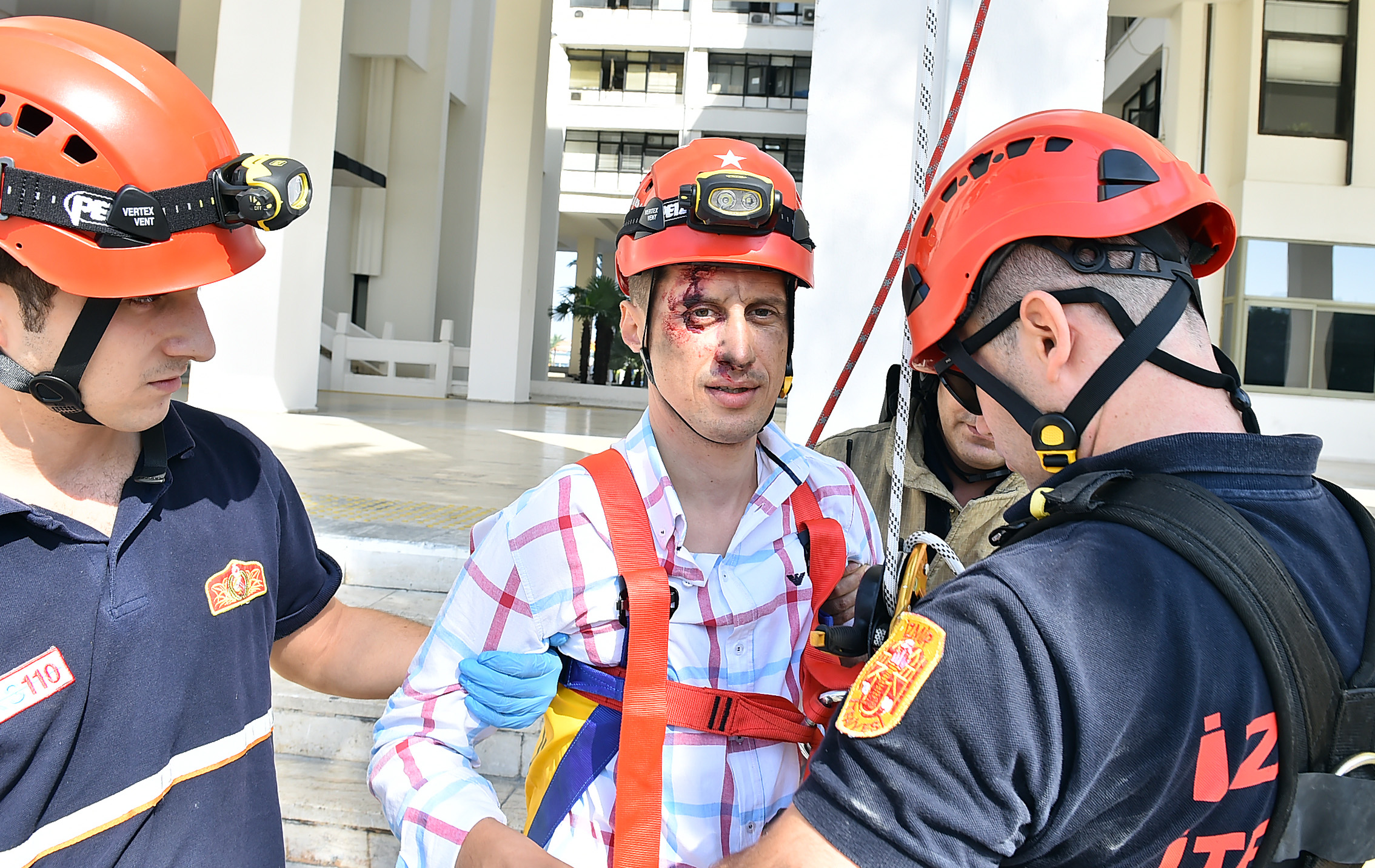 İtfaiyeden nefes kesen tatbikat