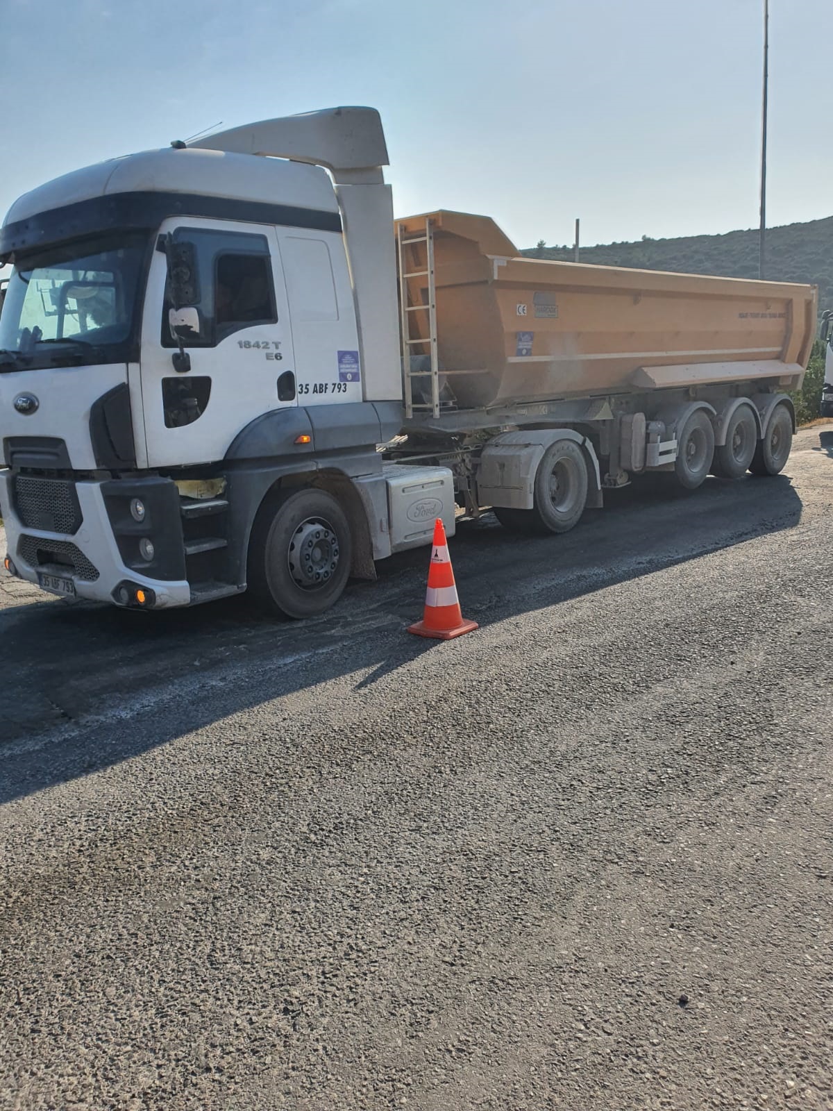 SALİH ERKEK, KARAREİS KOYU BAŞKANLARI VE KÜÇÜKBAHÇE MUHTARI, KARABURUN KAYMAKAMI VE BELEDİYE BAŞKANINA ZİYARET