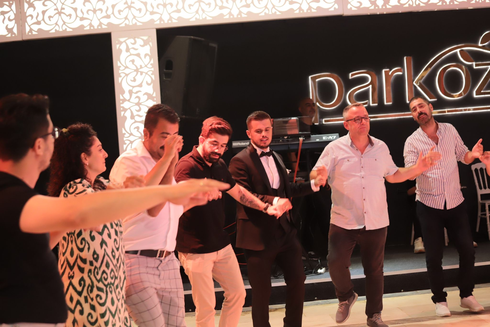 Duran ve Yenginer ailelerinin mutlu günü: Janset ve Kubilay dünya evine girdi