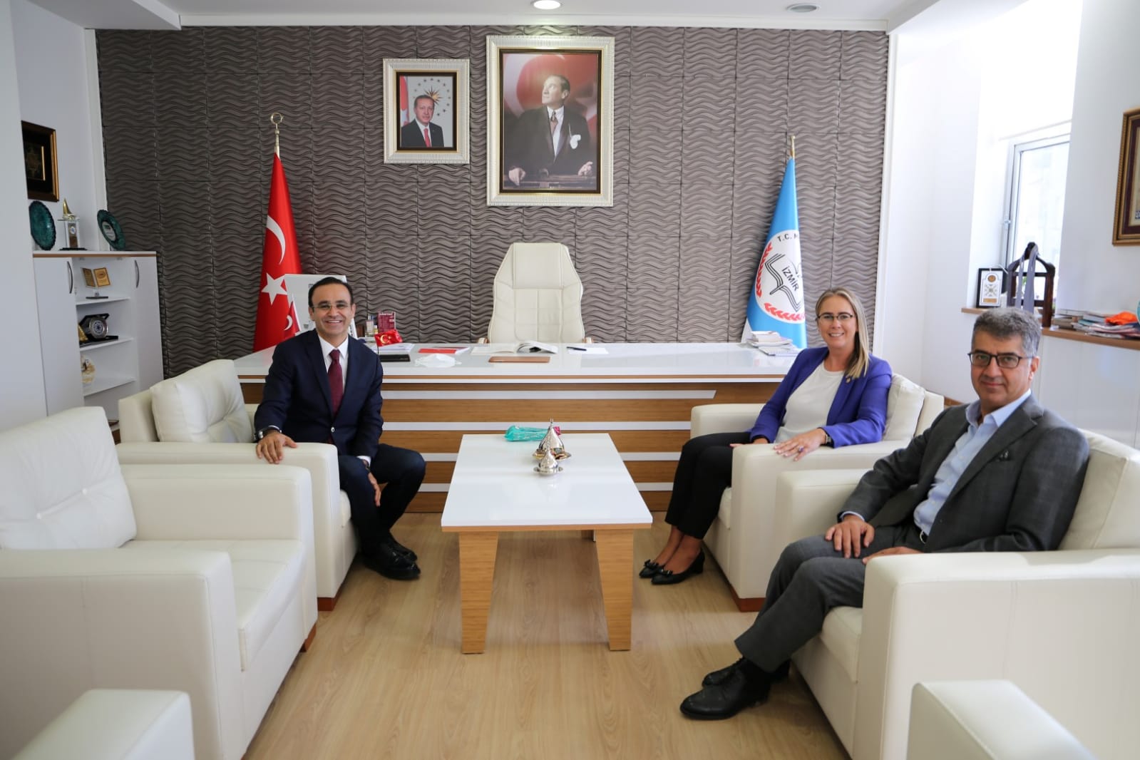 İzmir İl Milli Eğitim Müdürü Yahşi'den Çankırı Ailesine Teşekkür Belgesi