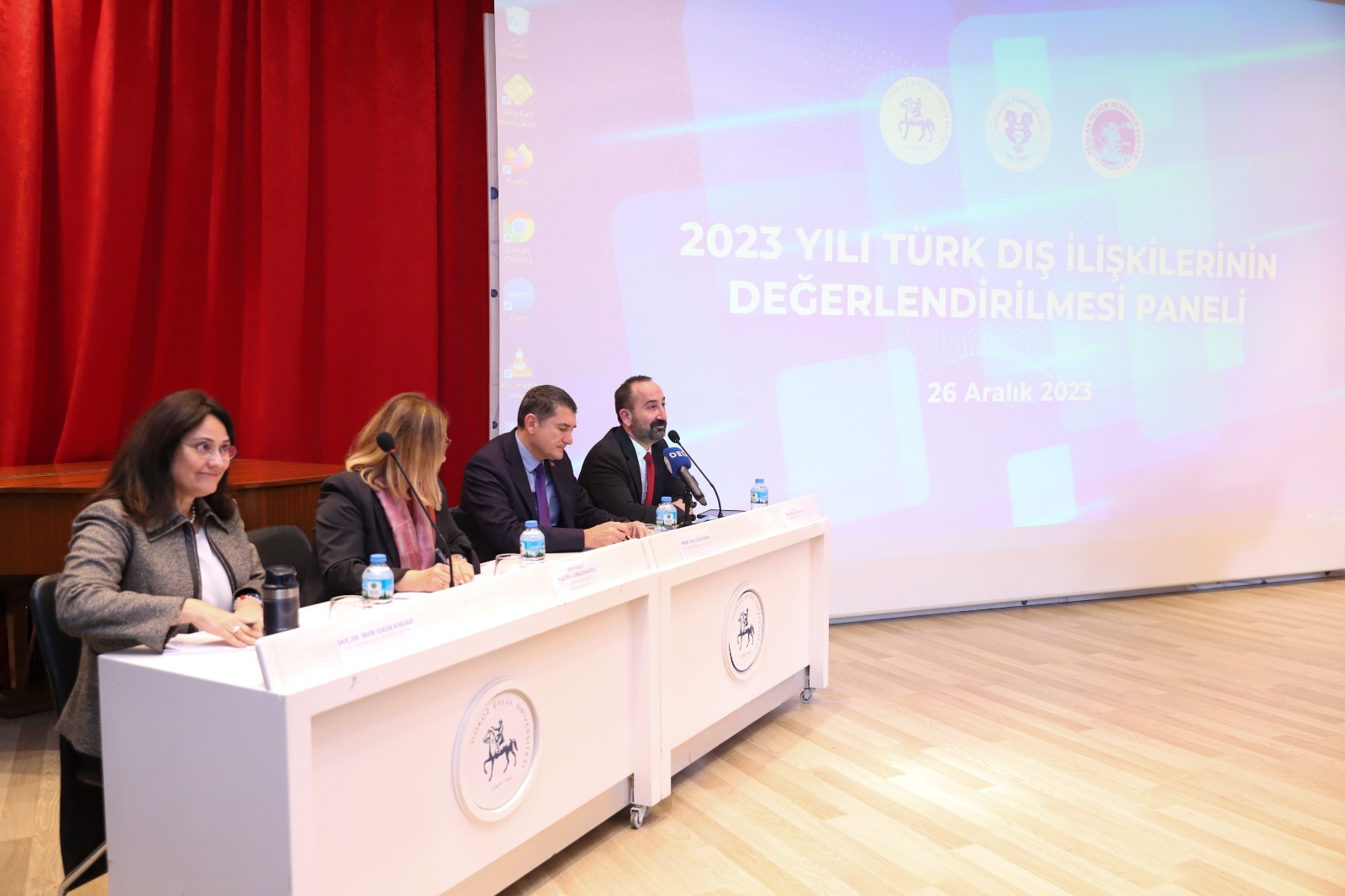 Deü’de Türk Dış İlişkileri Masaya Yatırıldı