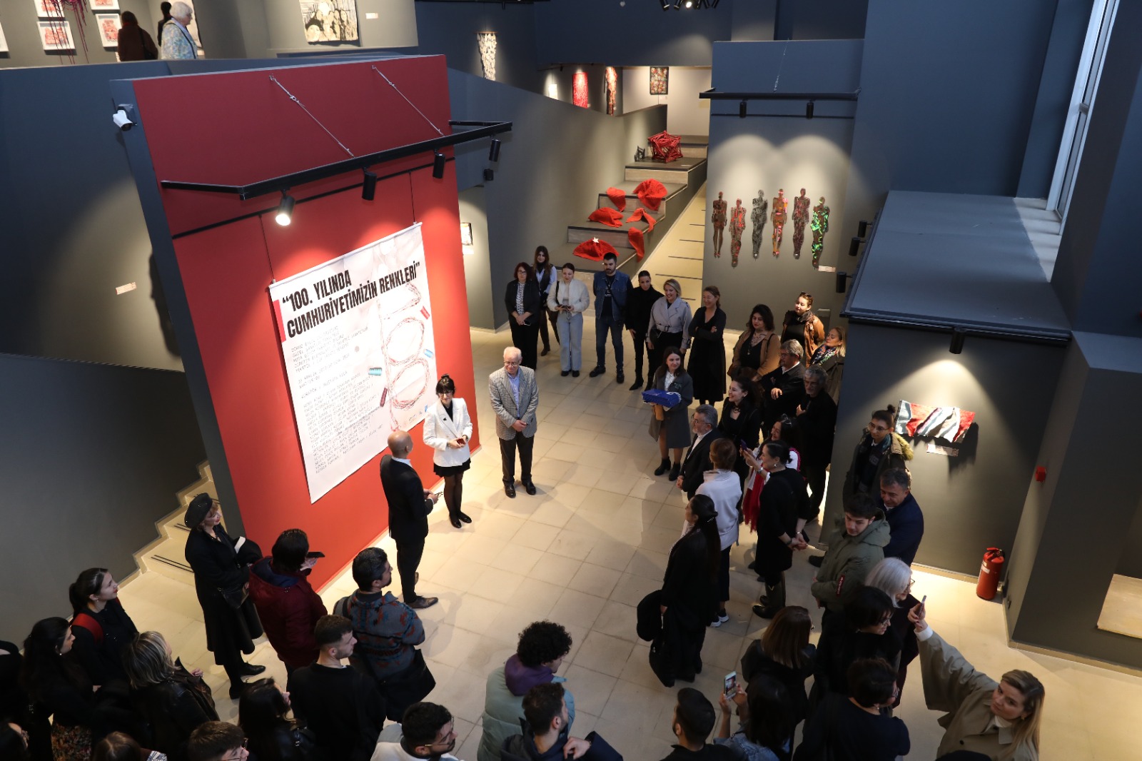 Deü’den ‘100. Yılında Cumhuriyet'imizin Renkleri’ Sergisi