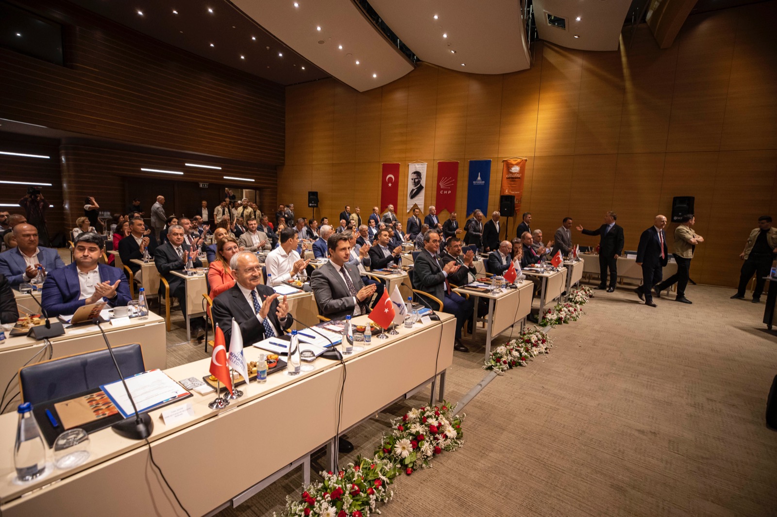 Başkan Soyer lider ile üst yönetimine 3 yılını anlattı...