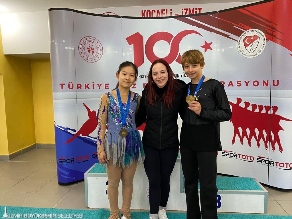 İzmir’in sporcuları kente madalyalarla döndü