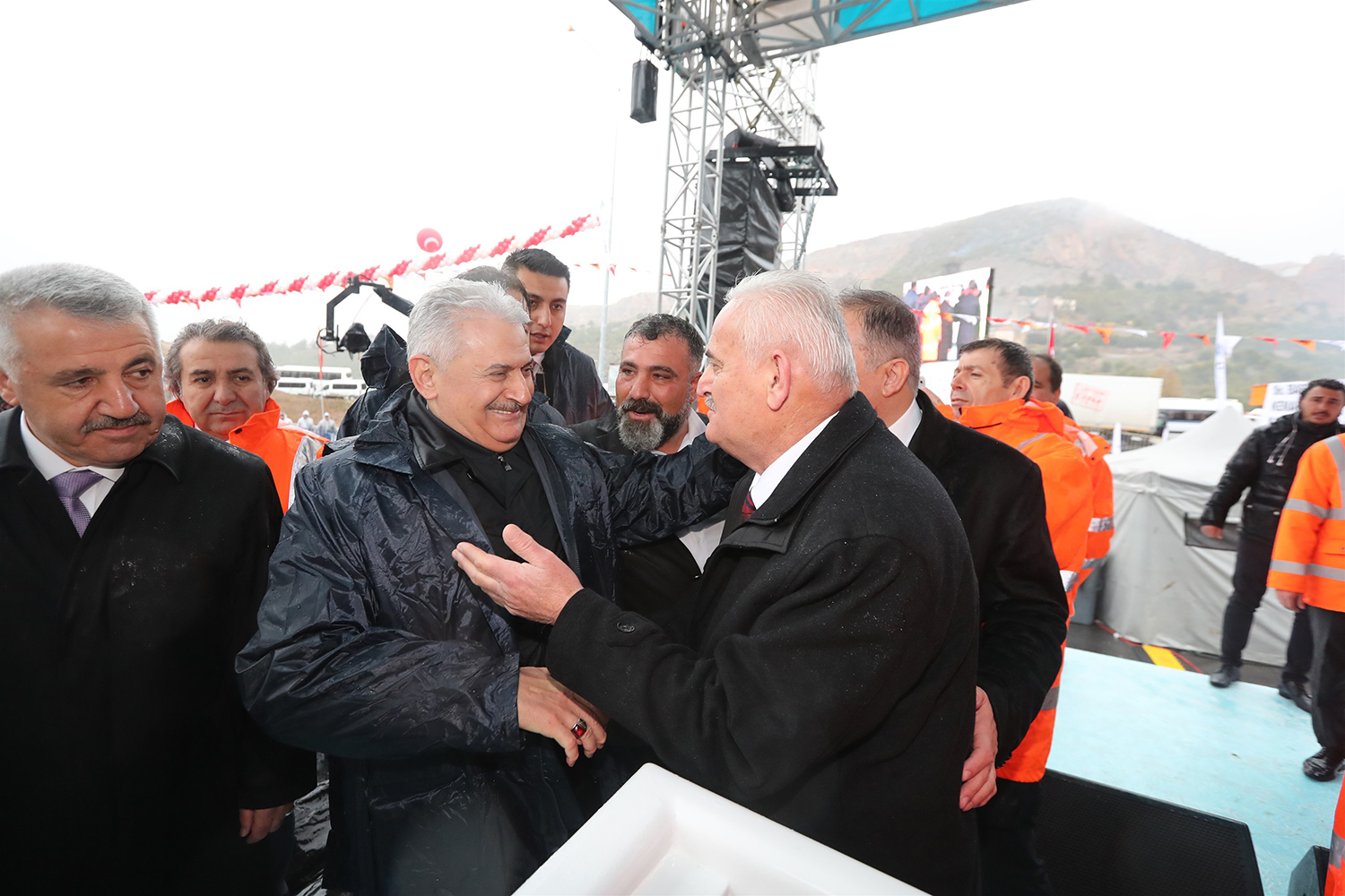 Başbakan Yıldırım benzeriyle buluştu