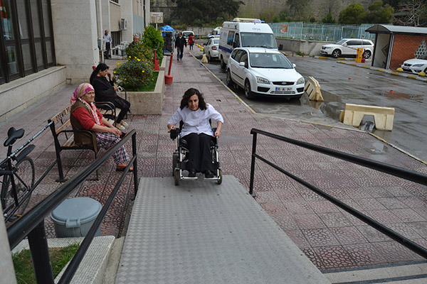 Hem yılın hem gönüllerin hemşiresi