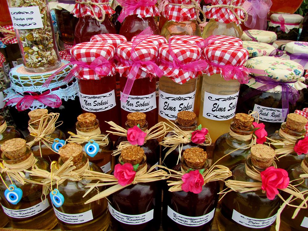 Alaçatı Ot Festivali renkli görüntülerle başladı