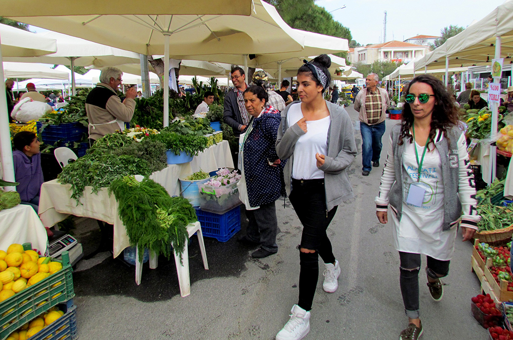 Alaçatı Ot Festivali renkli görüntülerle başladı