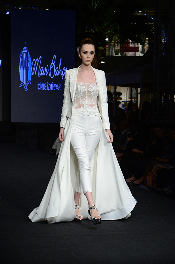 New York'tan sonra ilk kez İzmir'de sergiledi