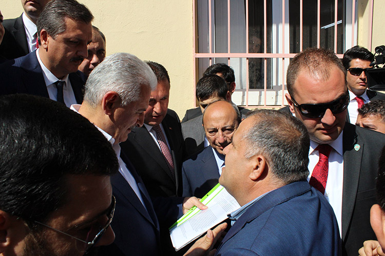 Başbakan Yıldırım oyunu İzmir'de kullandı