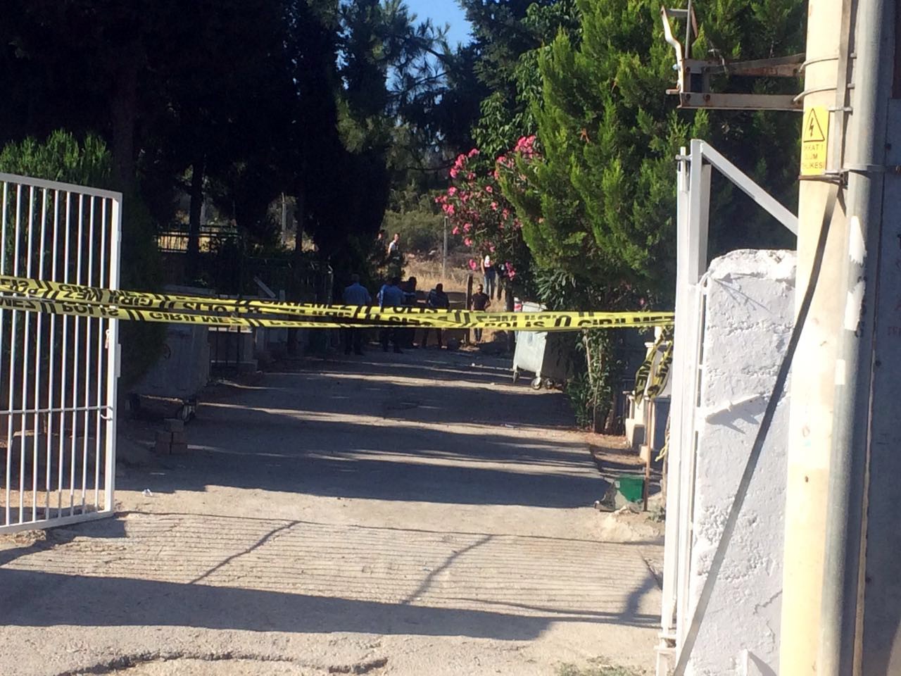 Buca'da askeri bölge yakınında patlama... Çok sayıda ekip olay yerinde...