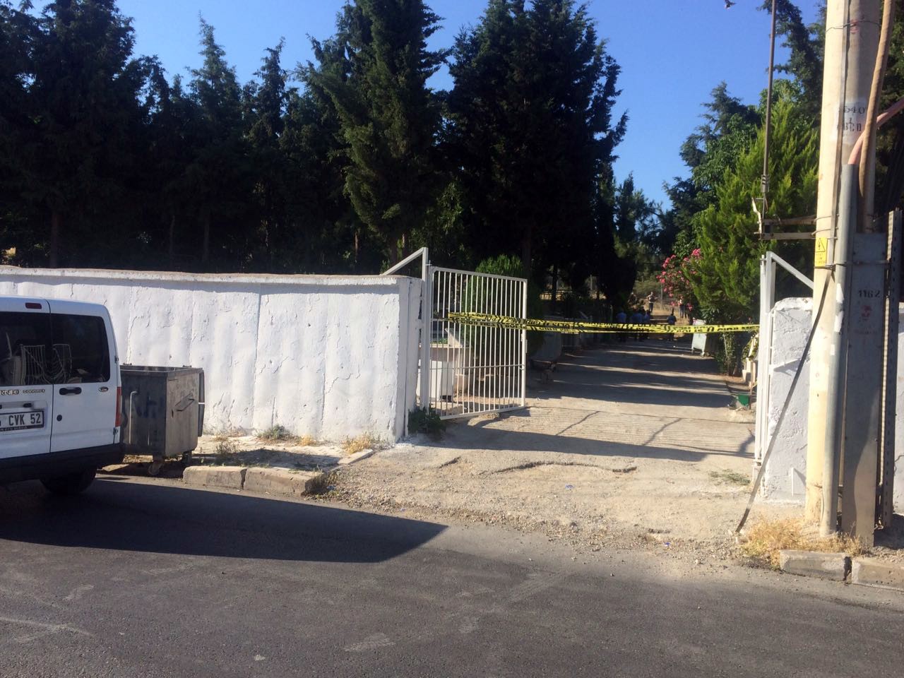 Buca'da askeri bölge yakınında patlama... Çok sayıda ekip olay yerinde...