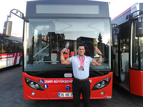 İzmir'in şampiyon şoförü ‘Rambo Ahmet’