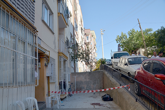 Balkondan düşen işçi öldü