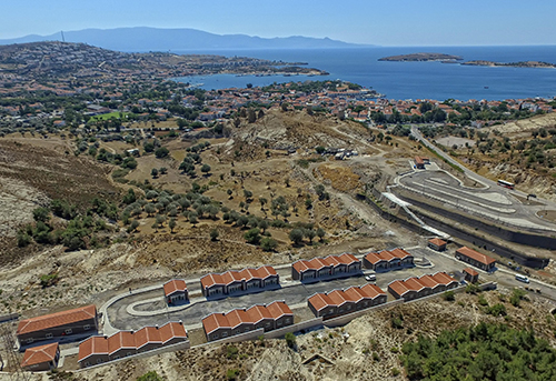 Foça'ya deniz manzaralı terminal