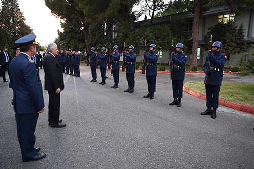 Başbakan Yıldırım, Çiğli 2. Ana Jet Üssü'nü ziyaret etti
