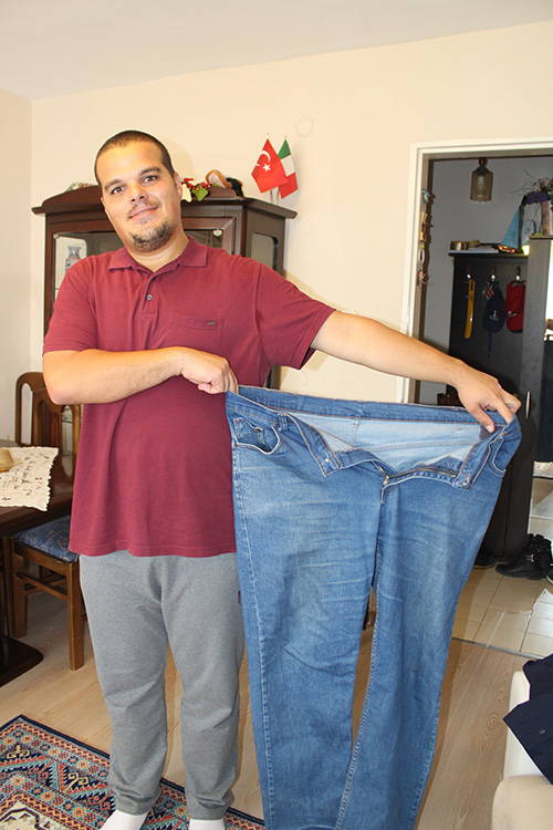 Reddedilince kilo verip eski kıyafetlerini kesti