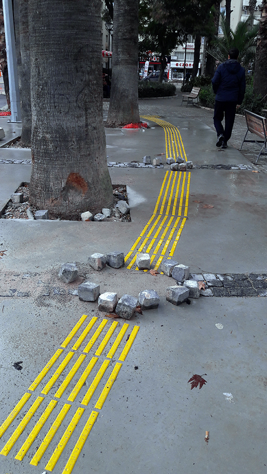 iZMiR'iN ÇiLESi BiTMiYOR