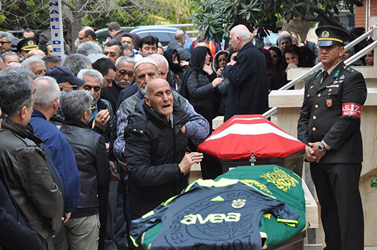 Emekli albay ve oğlu defnedildi