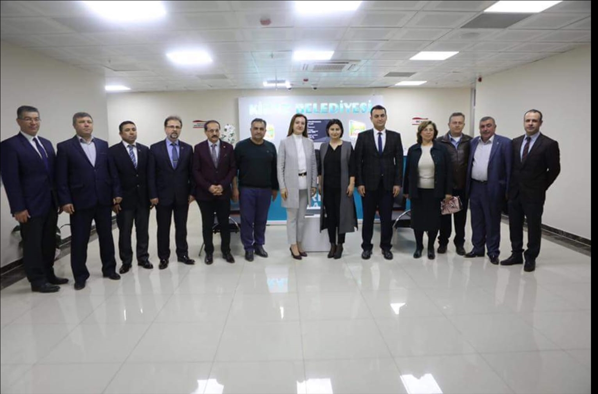 Kiraz'a elektrik yatırımı ve veterinerlik fakültesi müjdesi