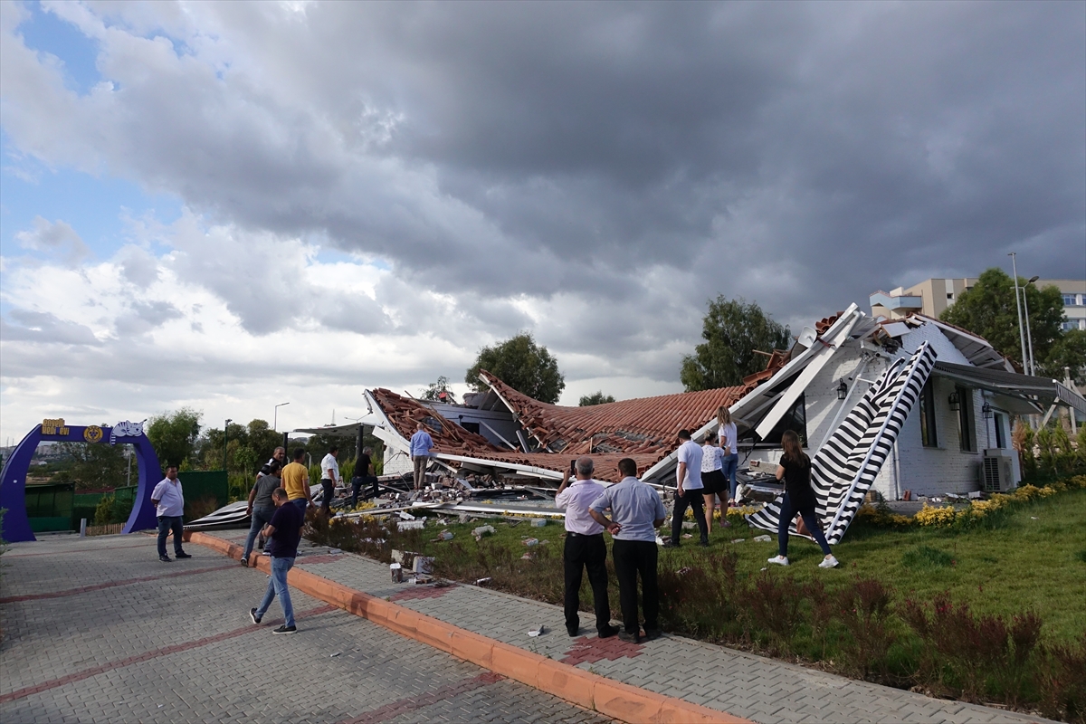 Buca'da korkutan olay: Pet Kafe çöktü!