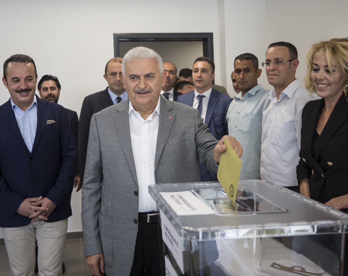 Başbakan'ın oy kullandığı sandıkta sayım yapıldı; Kime ne kadar oy çıktı