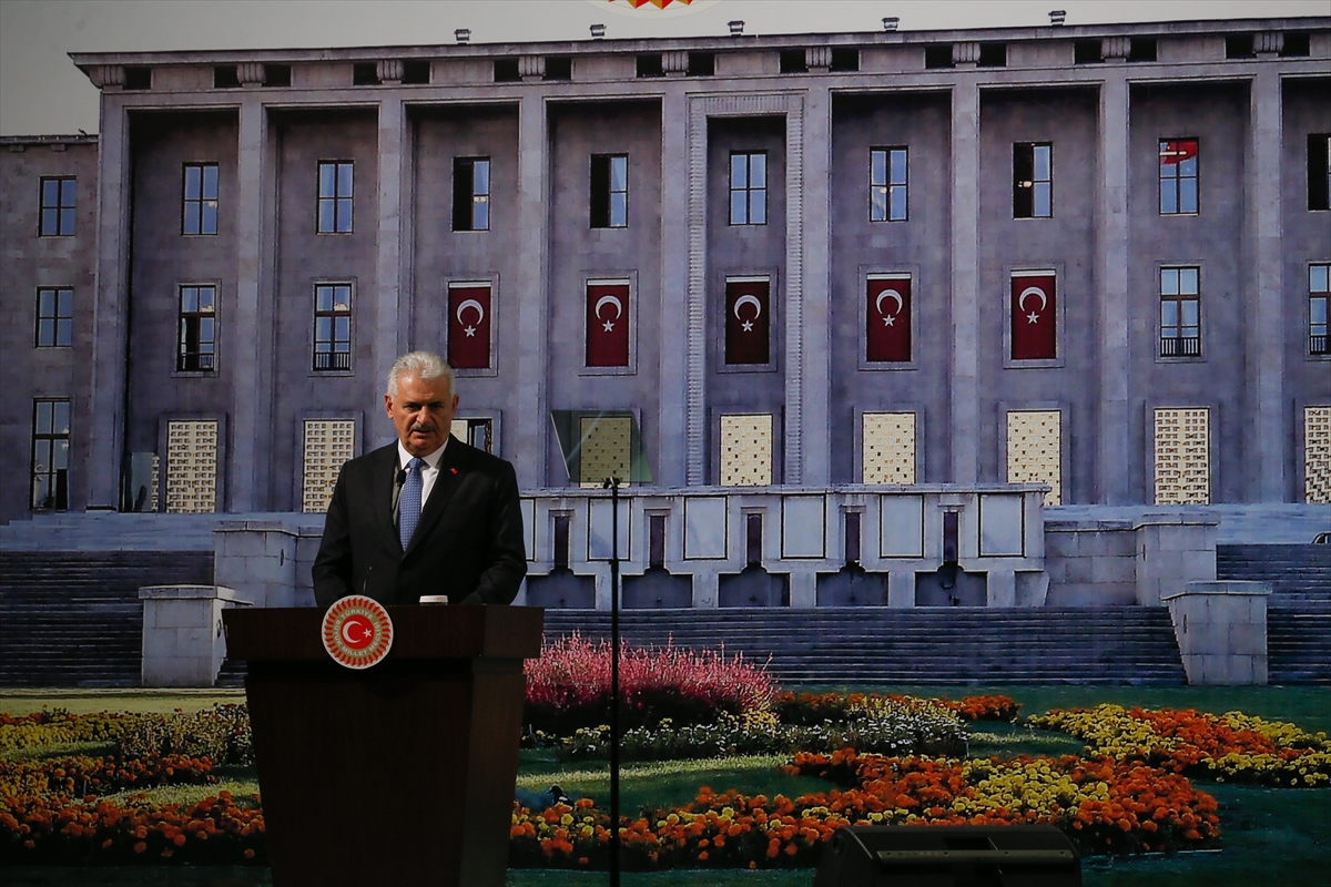 TBMM Başkanı Yıldırım devamsızlıktan atıldığı okula geri döndü