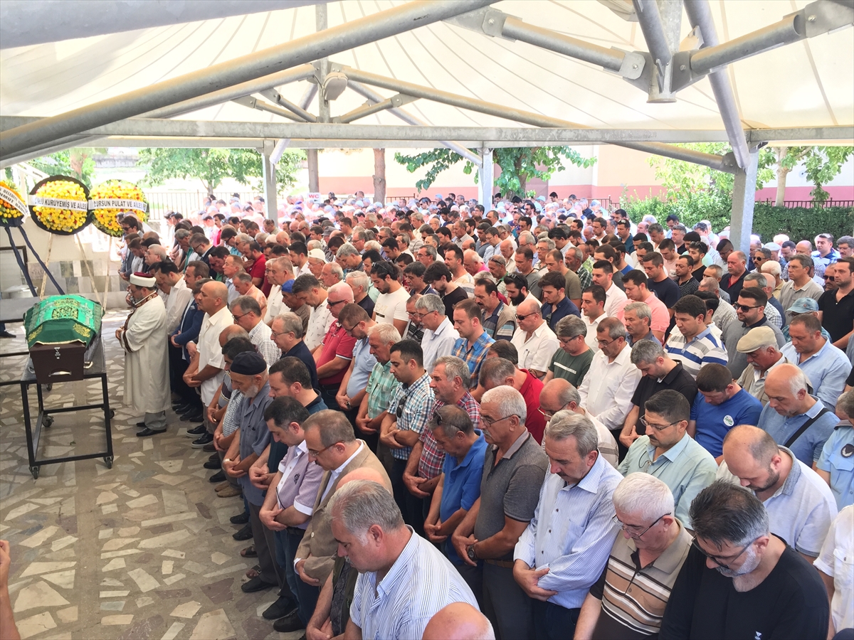 AK Partili başkanın anne acısı