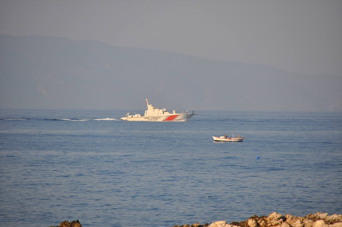 Kaçmaya çalışan göçmenlerin botu battı: 9 ölü