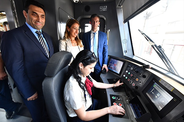 Metro için imzayı attı, ulaşım alt yapısını inceledi