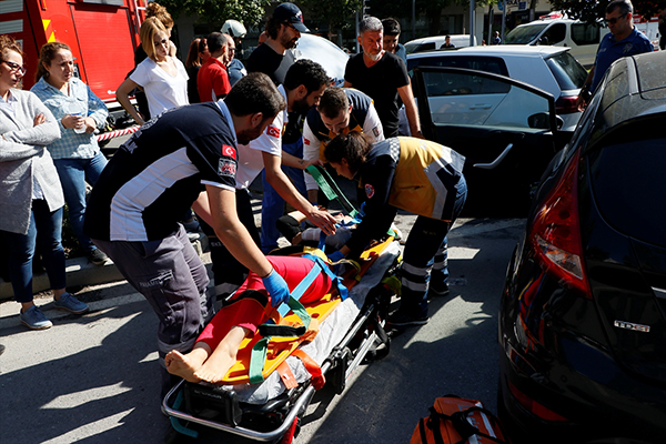 İzmir'de trafik kazası: 1 yaralı