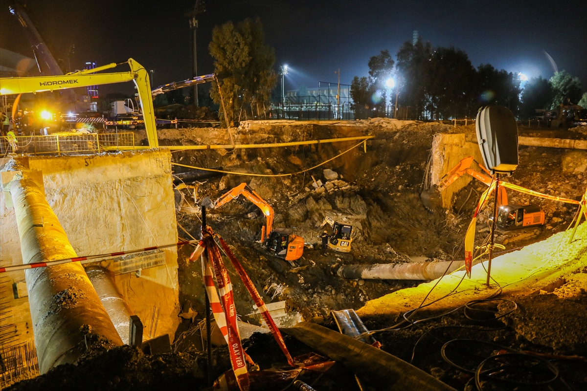 Göçük altında kalan 2 bekçiyi arama çalışmaları devam ediyor
