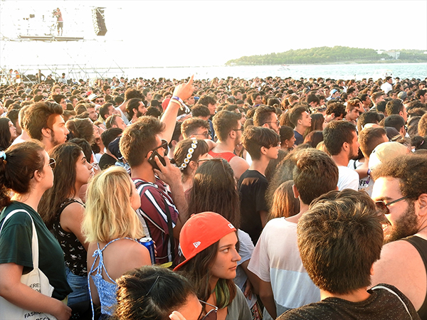 Gençlik Karnavalı İzmir'de başladı