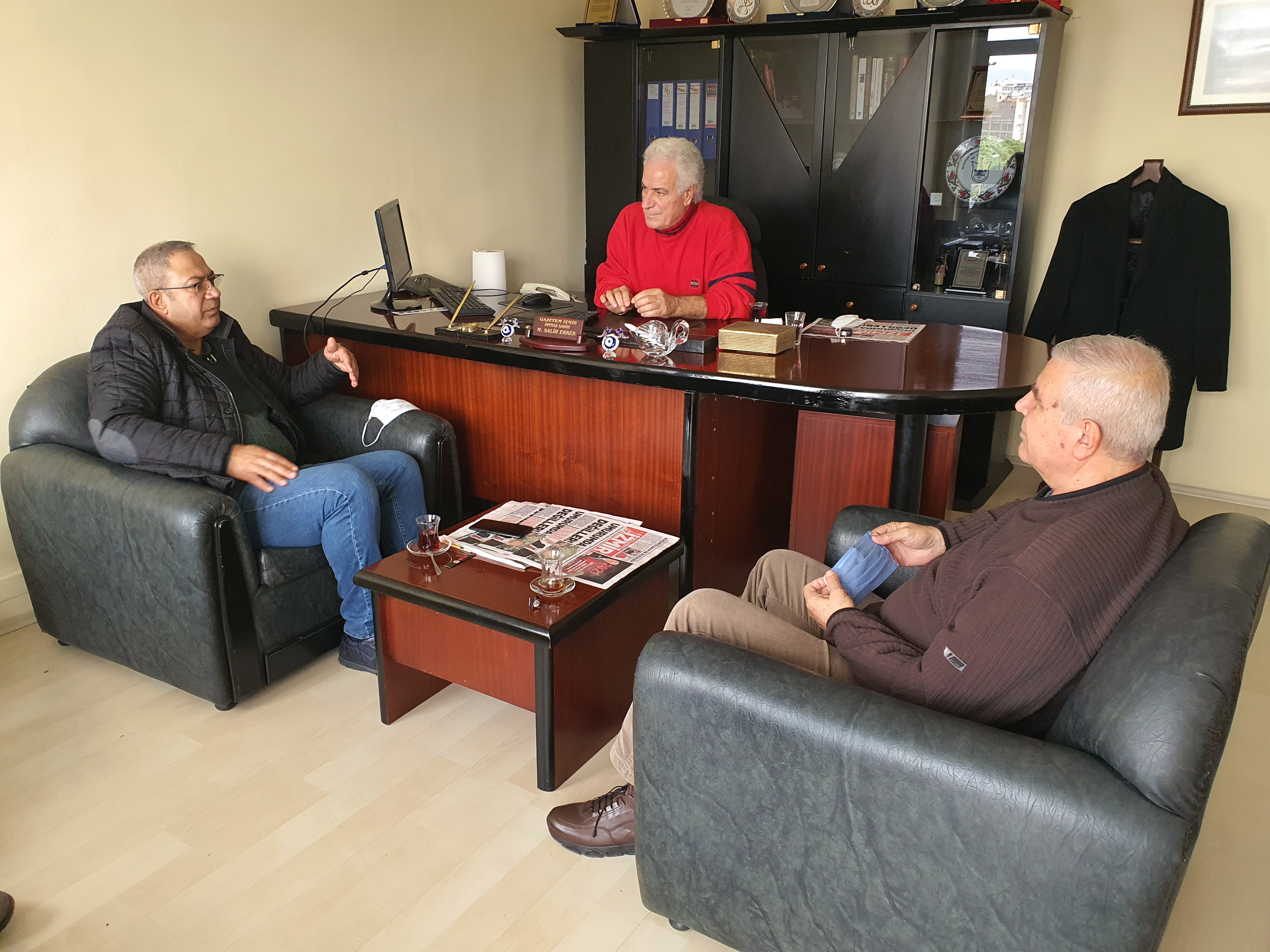 ERKEK'İ PARTİLERİNE DAVET ETTİLER