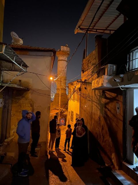 Deprem sonrası vatandaşlar sokağa döküldü! İşte deprem raporu...