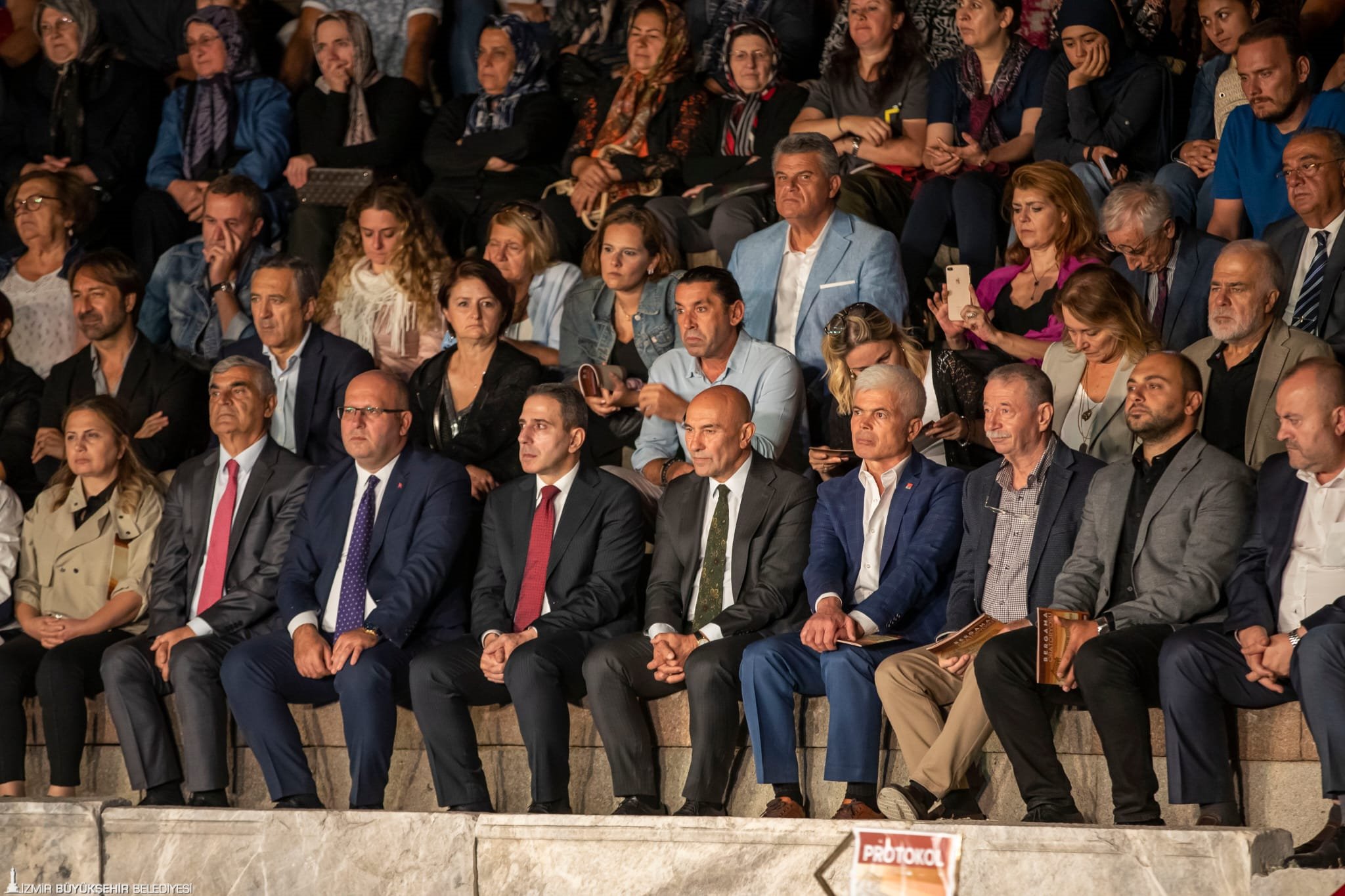 Bergama'daki tarihi gecede Başkan Soyer'den çağrı: “Sunağımızı geri istiyoruz”