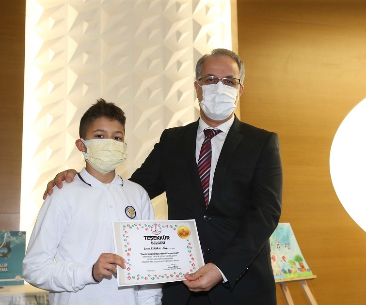 Karşıyaka Belediyesi’nden hayvansever çocuklara ödül