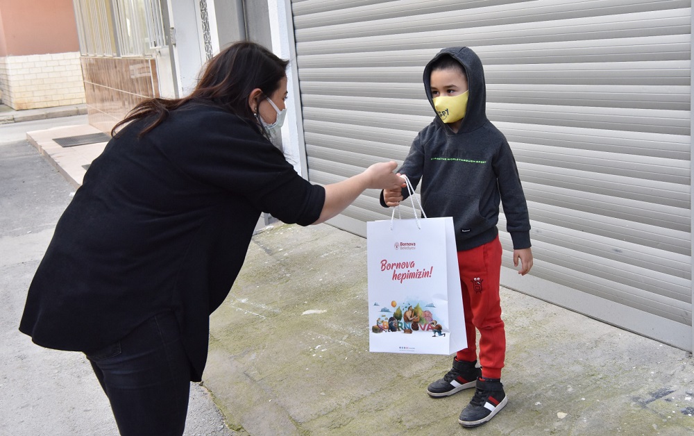 Bornova Belediyesi çocukların yanında