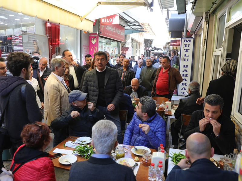 Zeybekci'den İzmir'in kavakları