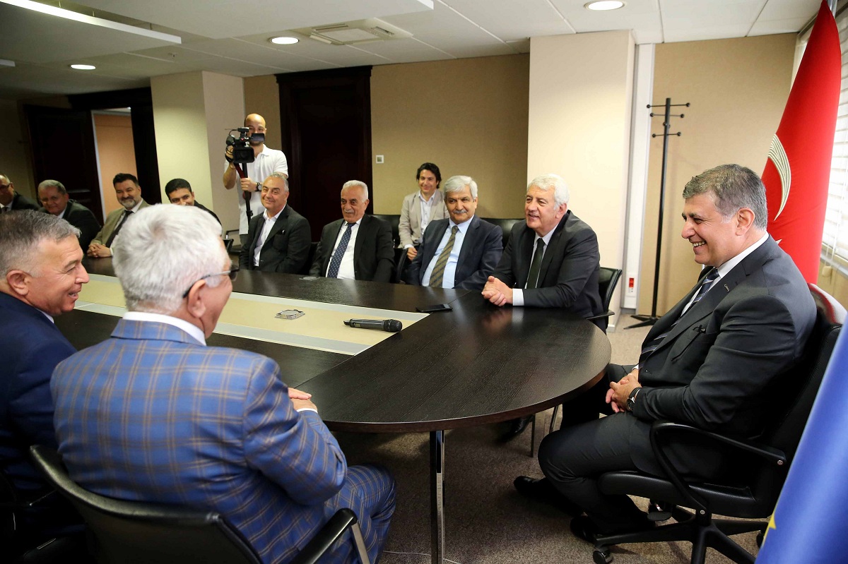 Başkan Tugay: Esnafın sorunlarını çözeceğiz