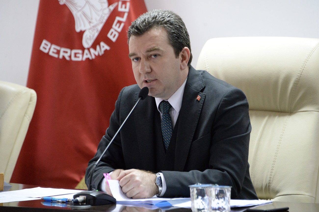 Rapor çıktı! Bergama Belediyesi hizmet binası yıkılacak