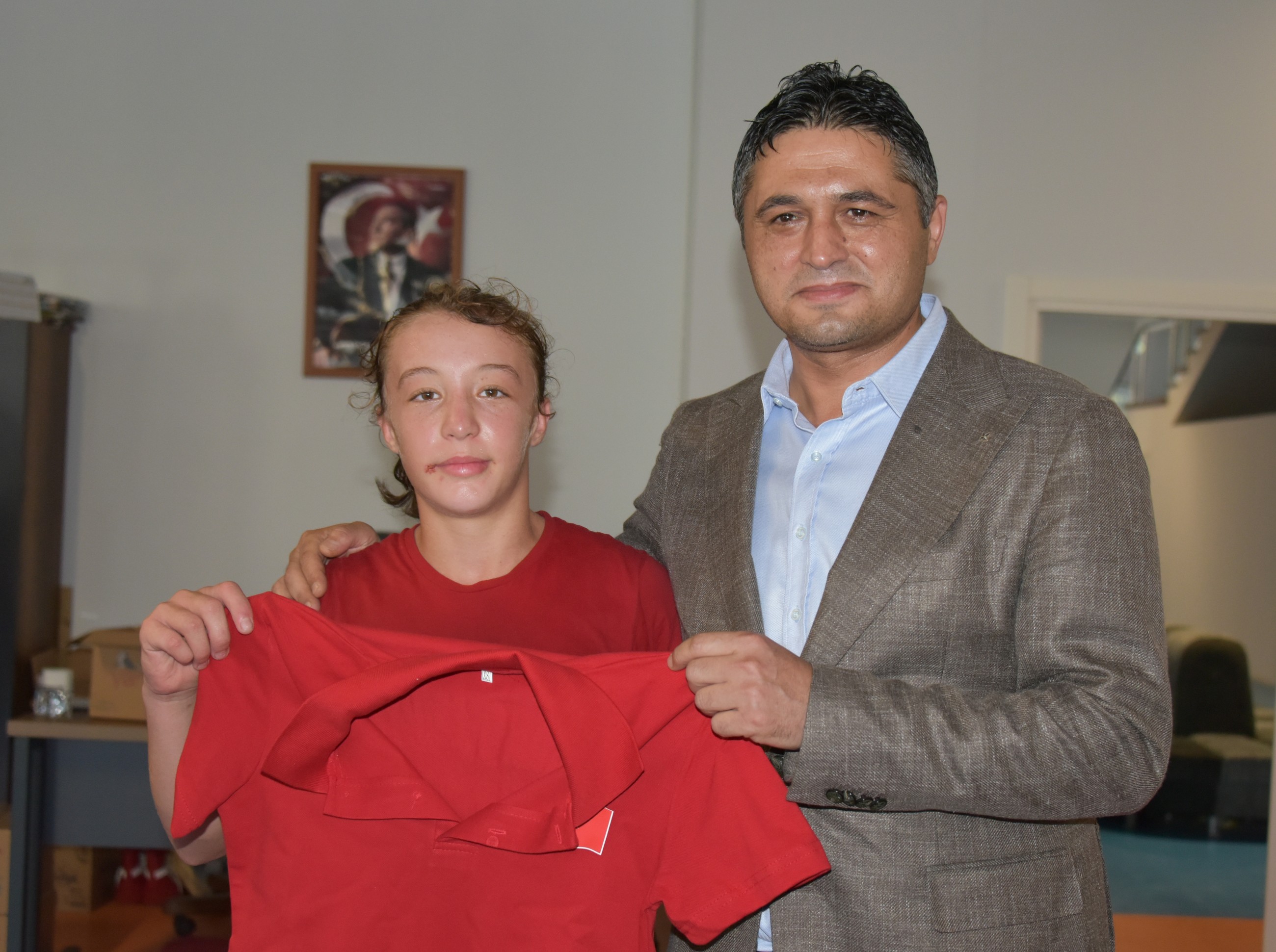 Güreşin Yıldız Milli Kızları Aliağa'da