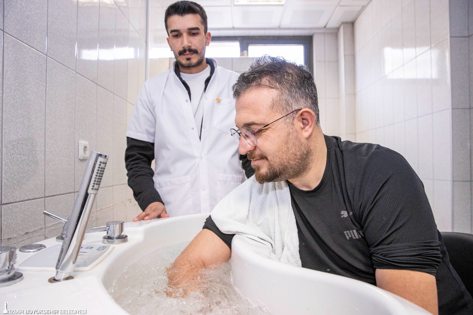 Eşrefpaşa’nın hidroterapi havuzlu sağlık hamlesi