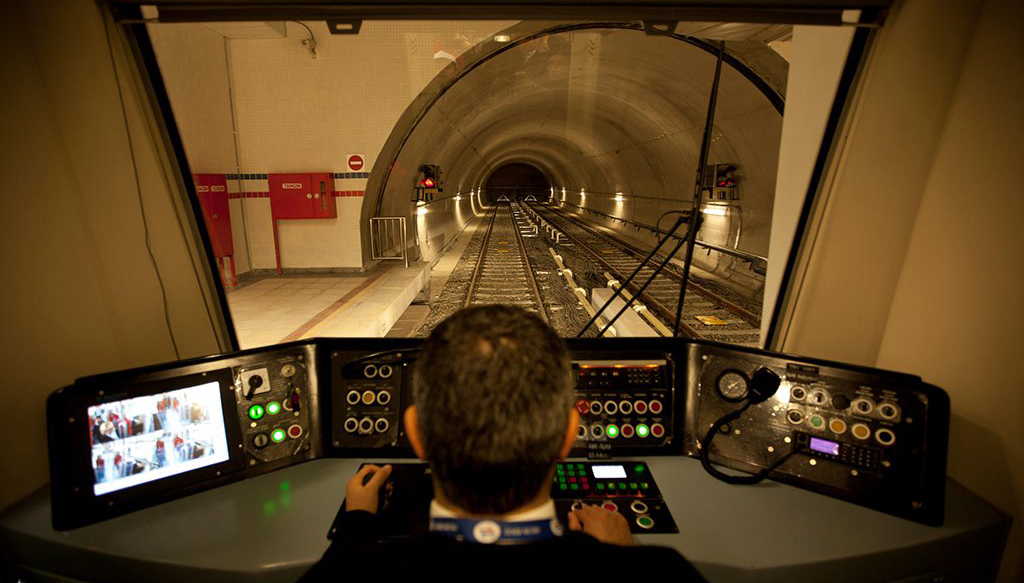 İzmir Metrosu 18 yaşında